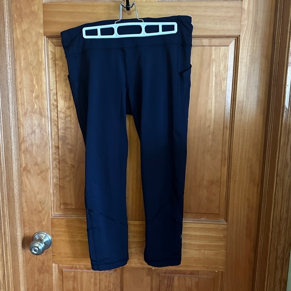 Lululemon Pace Rival Crop *Full-On Luxtreme 22" - Picture 6 of 16